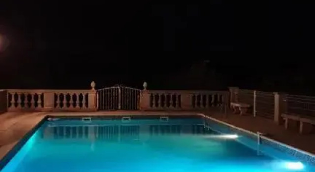 Maisonnette au pied de la garrigue, Rezerwuj Hotel Bernis Gard
