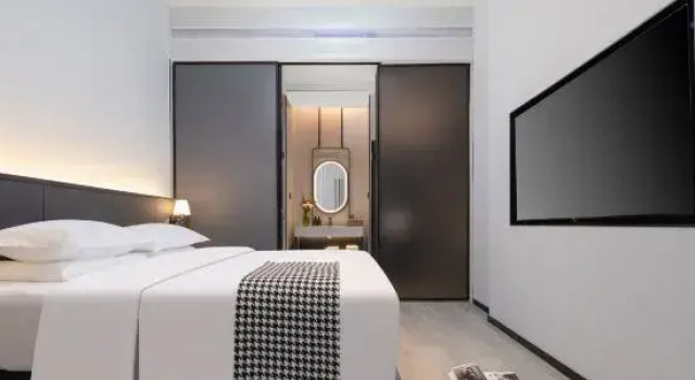 Люкс Luxury Rufeng Hotel (Wuhan Huanghelou Shouyi Road Subway Station Branch)