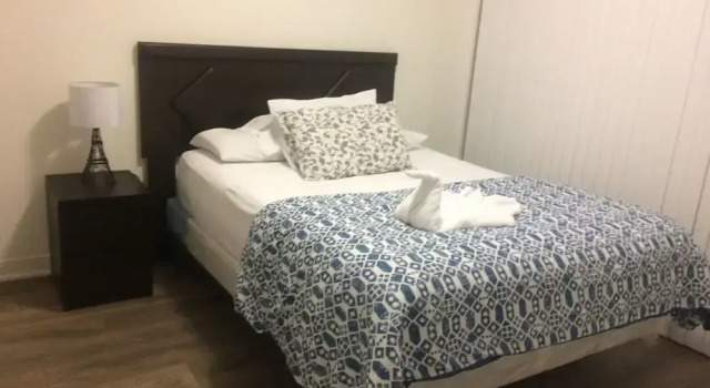 Pelican Suite at Harbour Plaza, Забронировать Отель Торонто Greater Toronto Area, рядом с Театр Принцесса Уэльса