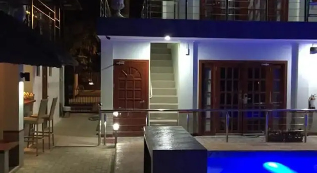 Ocean Breeze Resort, Buchen Sie Resort Toledo Stadt 