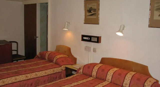 Трёхместный номер Economy Lancaster Hotel