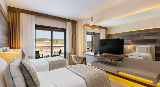 Двухместный номер Superior с балконом и с видом на море Design Plus Seya Beach Hotel