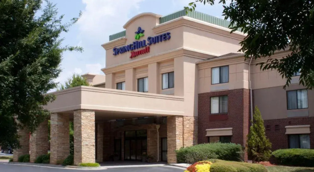 SpringHill Suites Atlanta Kennesaw, Buchen Sie Hotel Hotels in Kennesaw mit Parkplatz, Parkplätze