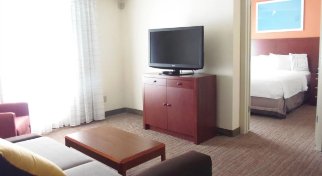 Residence Inn by Marriott Indianapolis Airport, Rezerwuj Hotel Hotele w Indianapolis z basenem, Basen