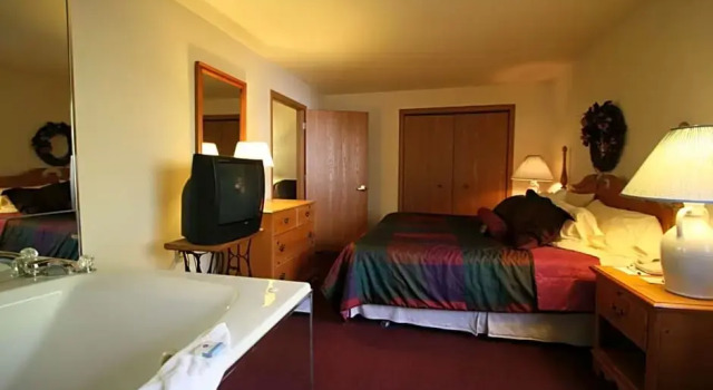 Люкс с балконом Best Western Dodgeville Inn & Suites