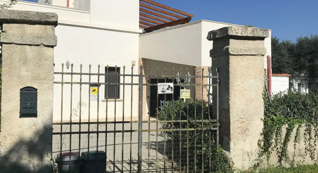 Il Casolare Degli Ulivi, Buchen Sie Ferienhaus Hotels in Latiano mit Pool, Schwimmbad