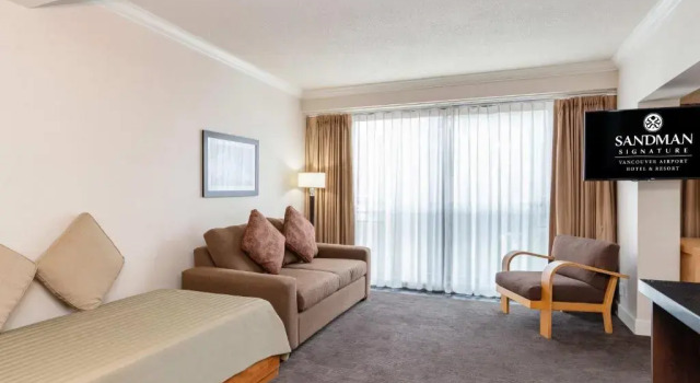 Люкс Sandman Signature Vancouver Airport Hotel & Resort
