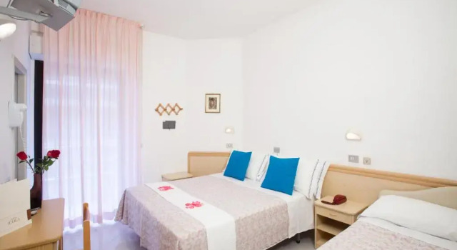 Трёхместный номер Standard Hotel Cola Frontemare