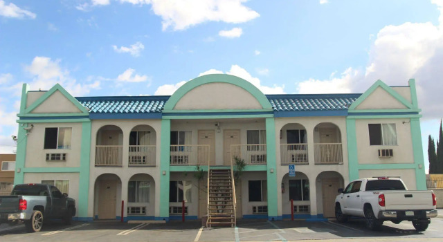 Diamond Inn, Забронировать Мини-отель Норт-Хиллс San Fernando Valley