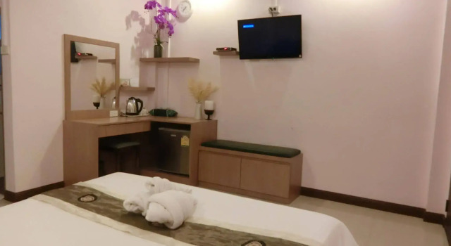 Majestic View Hotel, Rezervovat Hotel Hotely v Central Thailand se snídaní, Snídaně