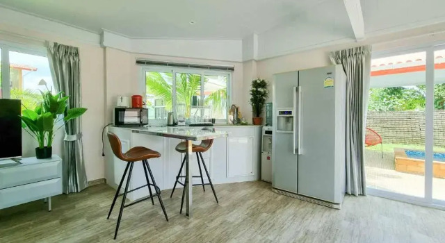 Tina's Living Paradise II - Guesthouses with private pool, 5 min to beach