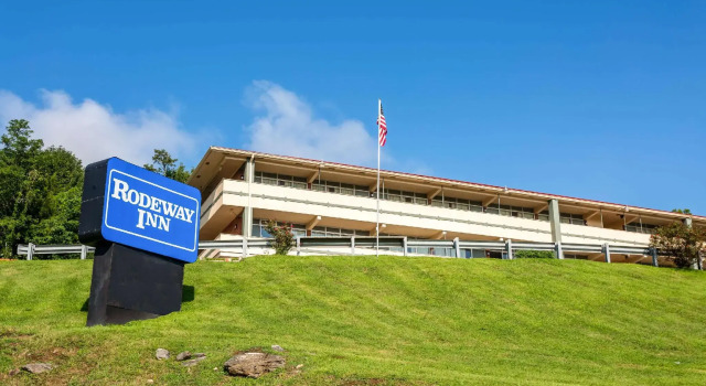 Кровать в общем номере Econo Lodge Renfro Valley