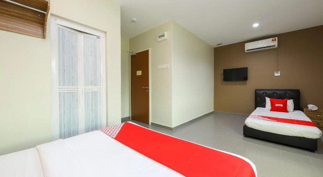 Люкс Superior OYO 89839 Riaz Hotel