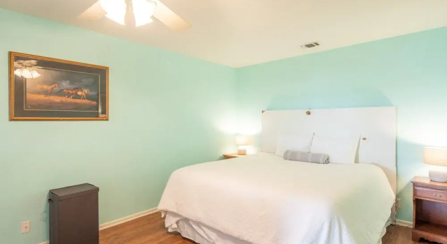 LAKESHORE ESCAPE - 3 Br Home