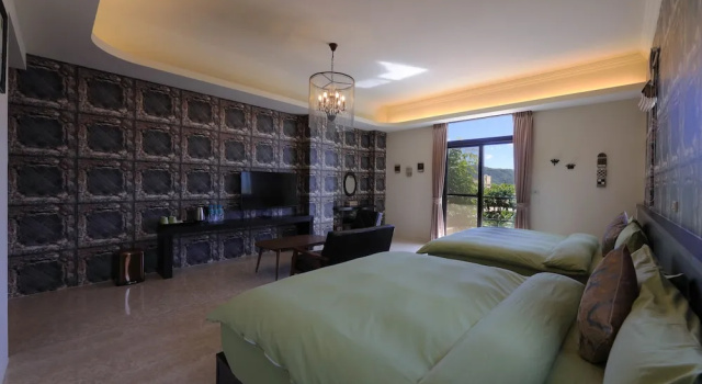 Четырёхместный номер Standard с балконом Floral Land B&B