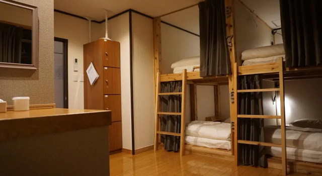 Bigtree Guest House, Buchen Sie Pension Izumi-Sano Präfektur Ōsaka