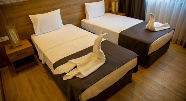 Golden World Suite Hotel
