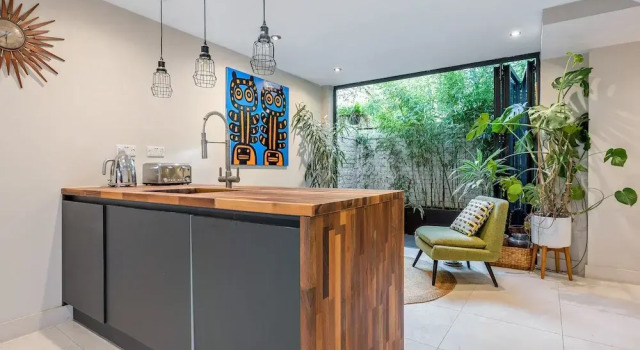 Central London 3-bed Apt, Sleeps 6, 3 Mins to Tube, Забронировать Отель Бизнес-отели Англии, 4* 5*