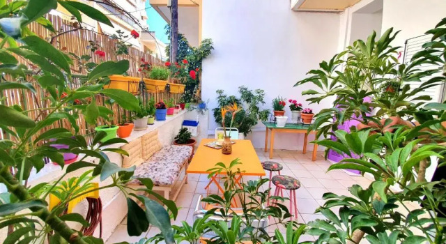 Апартаменты Casa Bonita, House with Private Entrance and Garden, between center and sea
