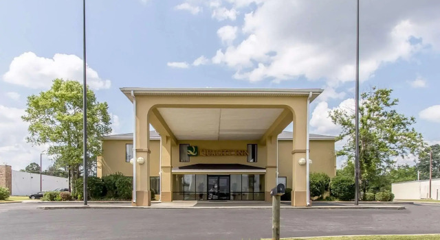 Standardowy pokój Quality Inn Andalusia