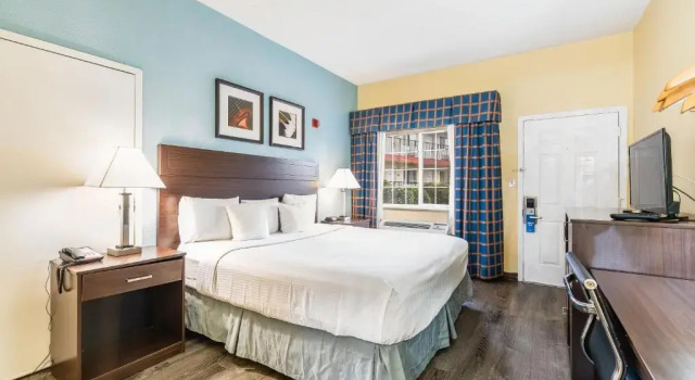 Номер Standard Days Inn by Wyndham Federal Way