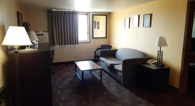 Люкс Super 8 by Wyndham Watertown