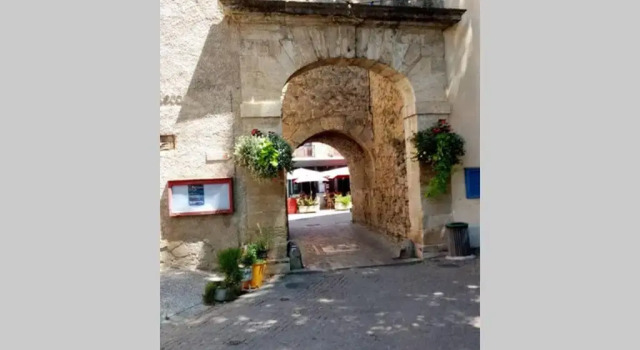 Character filled house overlooking the River Cesse, Réserver Hôtel Bize-Minervois Aude
