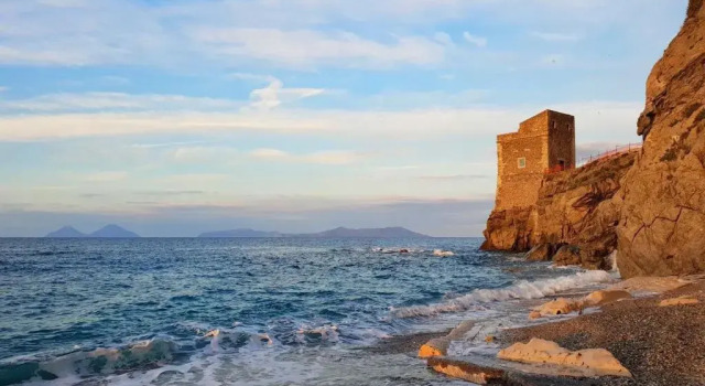 Коттедж Appartamento vacanze a 300m dal mare, patio esterno e parcheggio privato