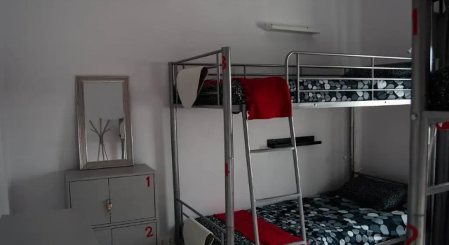 Кровать в общем номере Lisbon Hostel Terminal 3