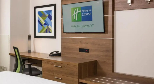 Четырёхместный номер Standard Holiday Inn Express Hotel & Suites White River Junction by IHG