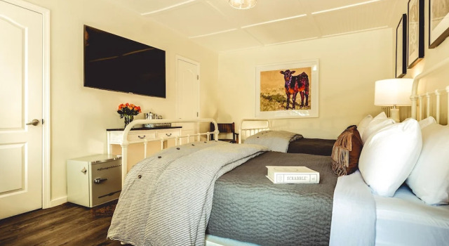 Четырёхместный номер Standard Stables Inn