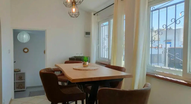 Empurialola -Casa con piscina en Empuriabrava - 159, Забронировать Отель Эмпуриабрава Alt Empordà, рядом с Karting