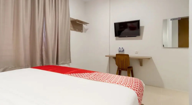 Kingstone Guest House by OYO Rooms, Rezerwuj Pensjonat Medan Sumatra