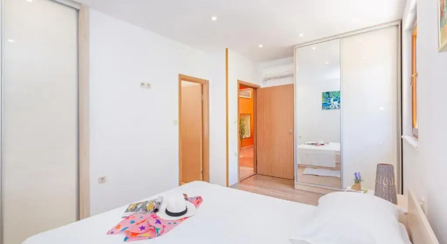 Holiday Home Ana's Paradise, Забронировать Дом для отпуска Отели Сребрено с парковкой, Парковка