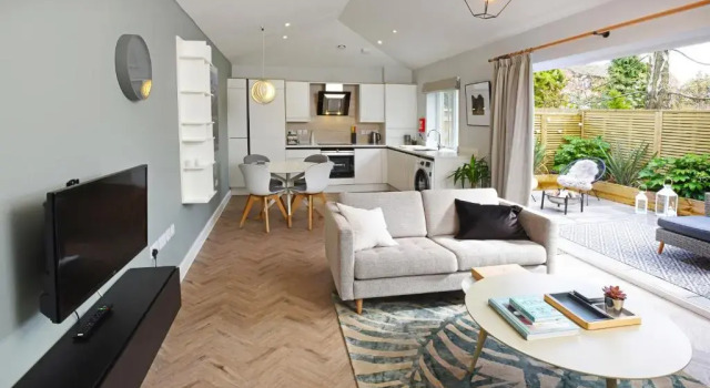 Apartament 2 camere West House, 36A Whitstable Road