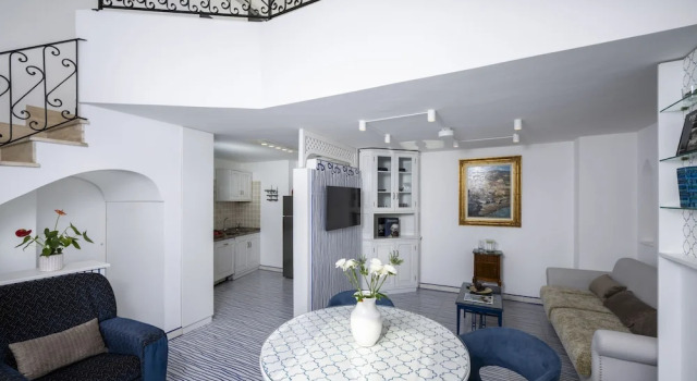 Estate4home - Casetta Arienzo