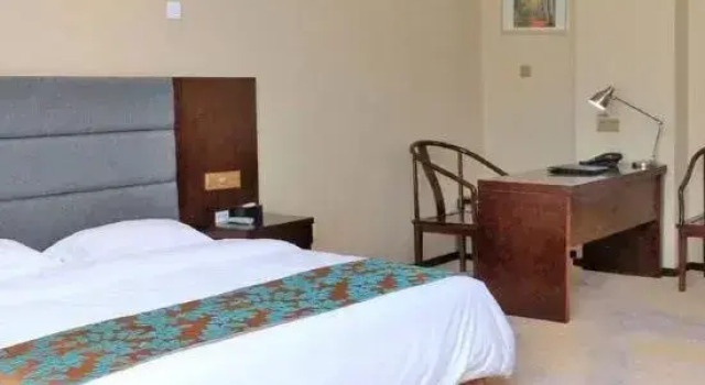 Oriental Lido Business Hotel, Book Hotel Hotels in Huludao with Parking, Parking