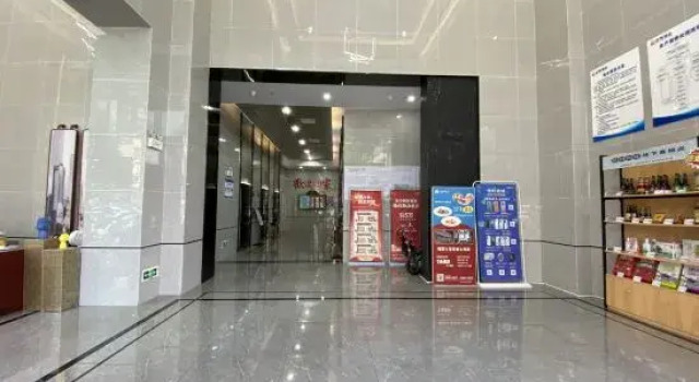 V Cafe Hotel