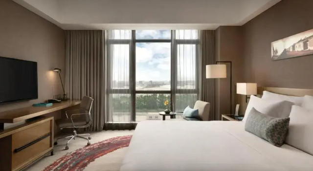 Люкс Deluxe Wyndham JinJiang Hotel
