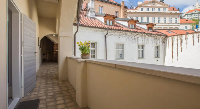 Apartment Thunovská 10