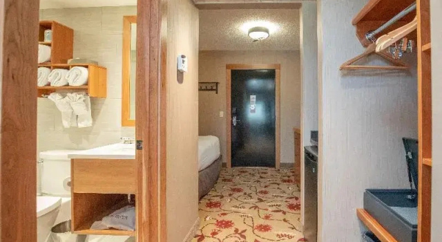 Standard Twin room Banff Ptarmigan Inn