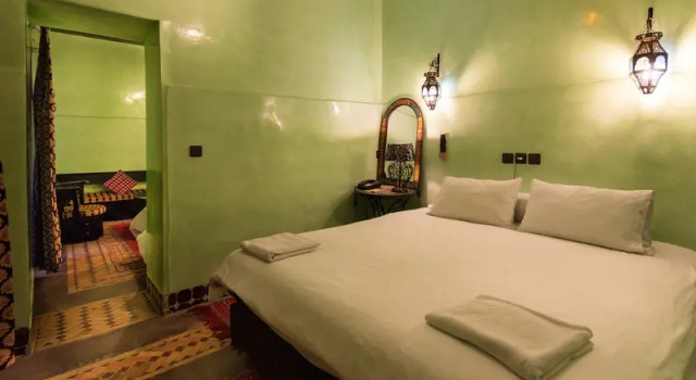 Camera Standard Riad Omar
