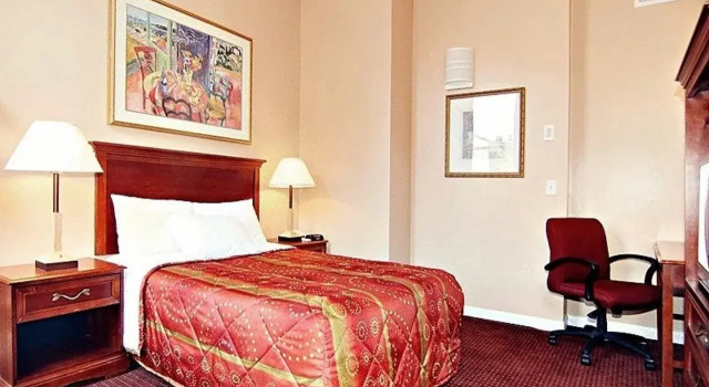 Midtown Inn, Buchen Sie Hotel Mount Vernon Baltimore, in der Nähe von Johnston Square