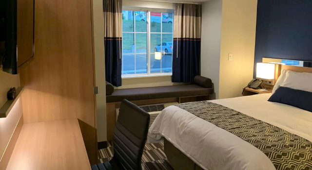 Двухместный номер Standard Microtel Inn & Suites by Wyndham Woodland Park