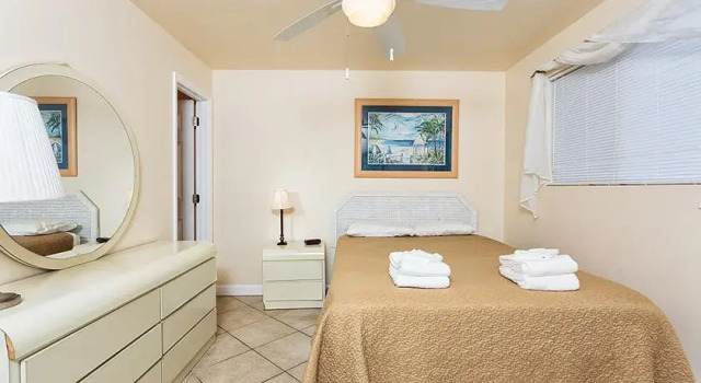 Beach Pub Beauty Apartment #2 by Vacation Rental Pros, Забронировать Апартаменты/квартира Отели в центре Форт-Майерс-Бич, в центре