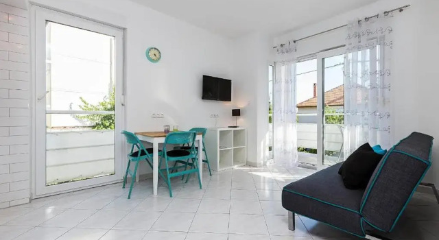 Апартаменты c 1 комнатой Apartments Dada