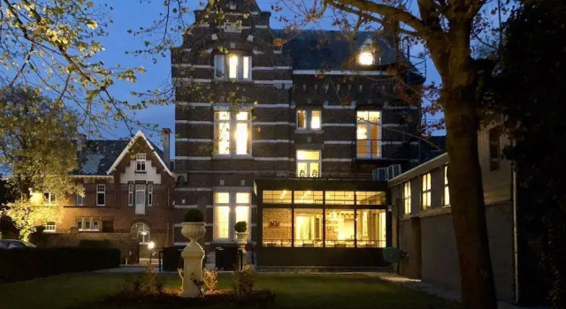 Boutique Hotel Huys van Steyns, Забронировать Отель Тонгерен Haspengouw