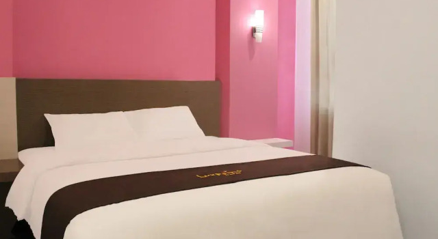 Standard Zimmer mit Balkon Luxpoint Hotel Surabaya