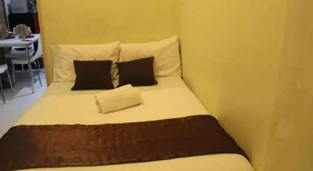 Chateau Elysee a14 near Airport Wifi Kitchen, Забронировать Отель Паранак 
