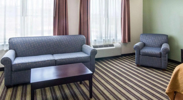 Люкс c 1 комнатой Quality Inn & Suites West Monroe